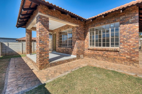 Affiche personnalisée : transformez vos murs avec créativité